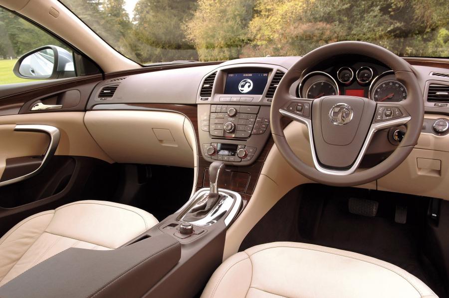  Vauxhall Insignia 2009 года  (фото 8 из 12)